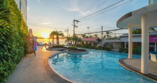 โรงแรม โกลเด้น จอมเทียน บีช / Golden Jomtien Beach Hotel